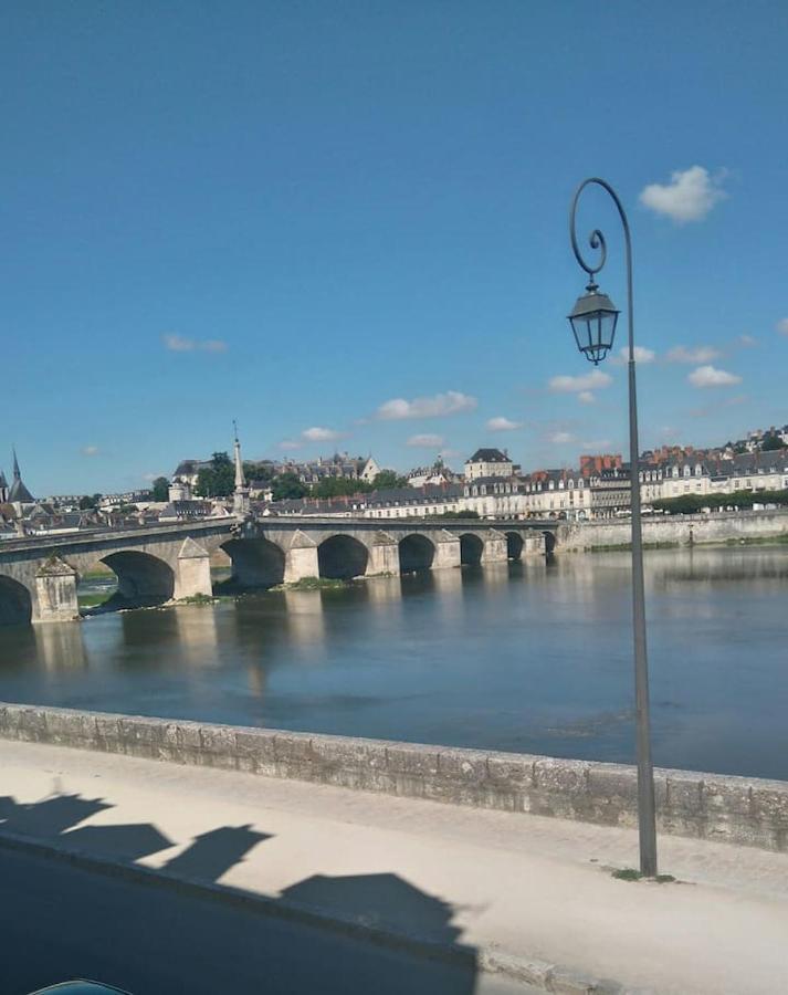 La Petite Maison Du Quai Appartement Blois Buitenkant foto